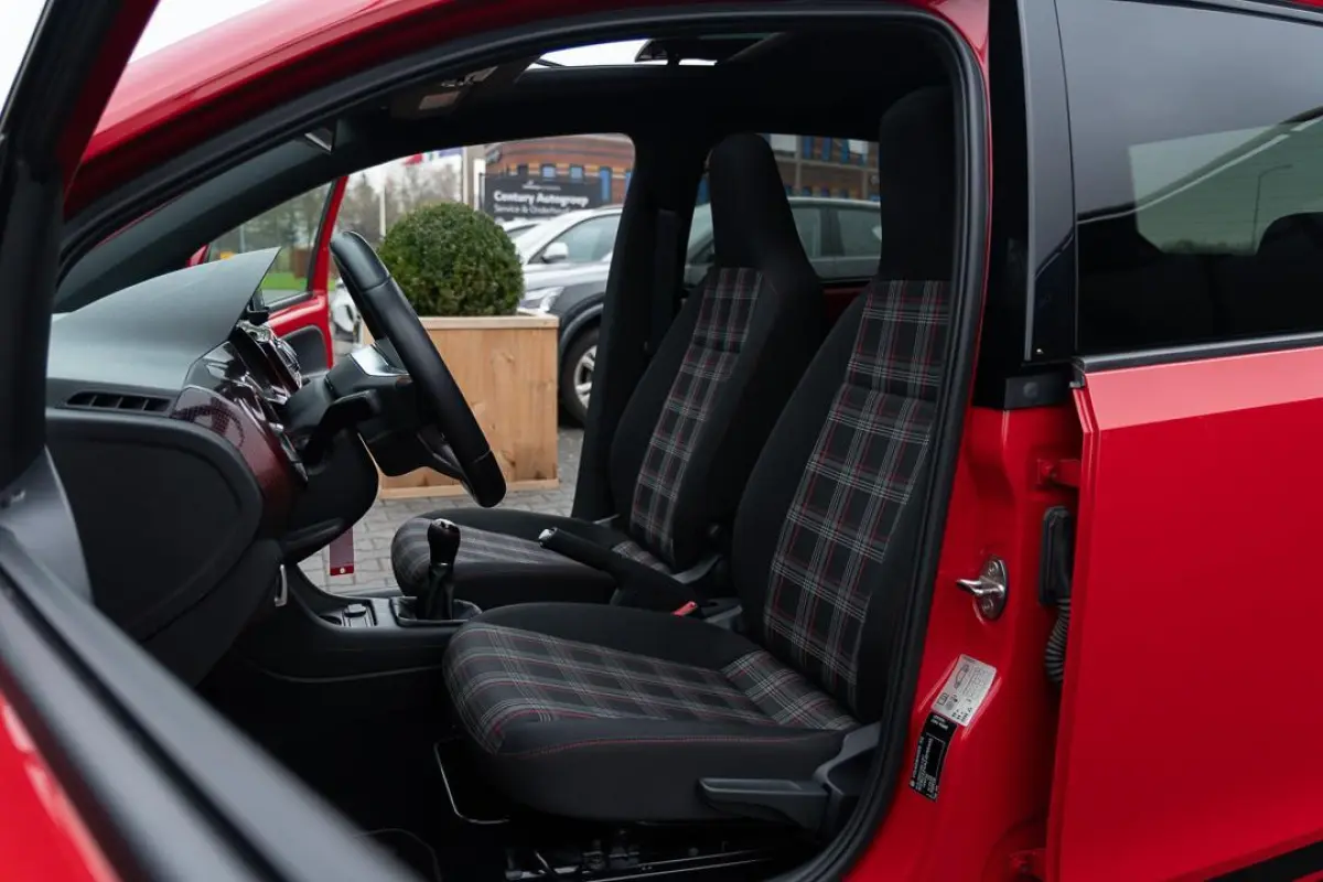 Up! 1.0 TSI GTI|1ste Eig.|5-deurs|Panoramadak|Airco|Stoelverwarming|6BAK|TornadoRood|Dealer Onderhouden