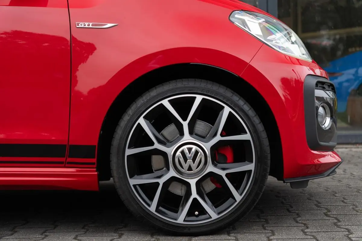 Up! 1.0 TSI GTI|1ste Eig.|5-deurs|Panoramadak|Airco|Stoelverwarming|6BAK|TornadoRood|Dealer Onderhouden
