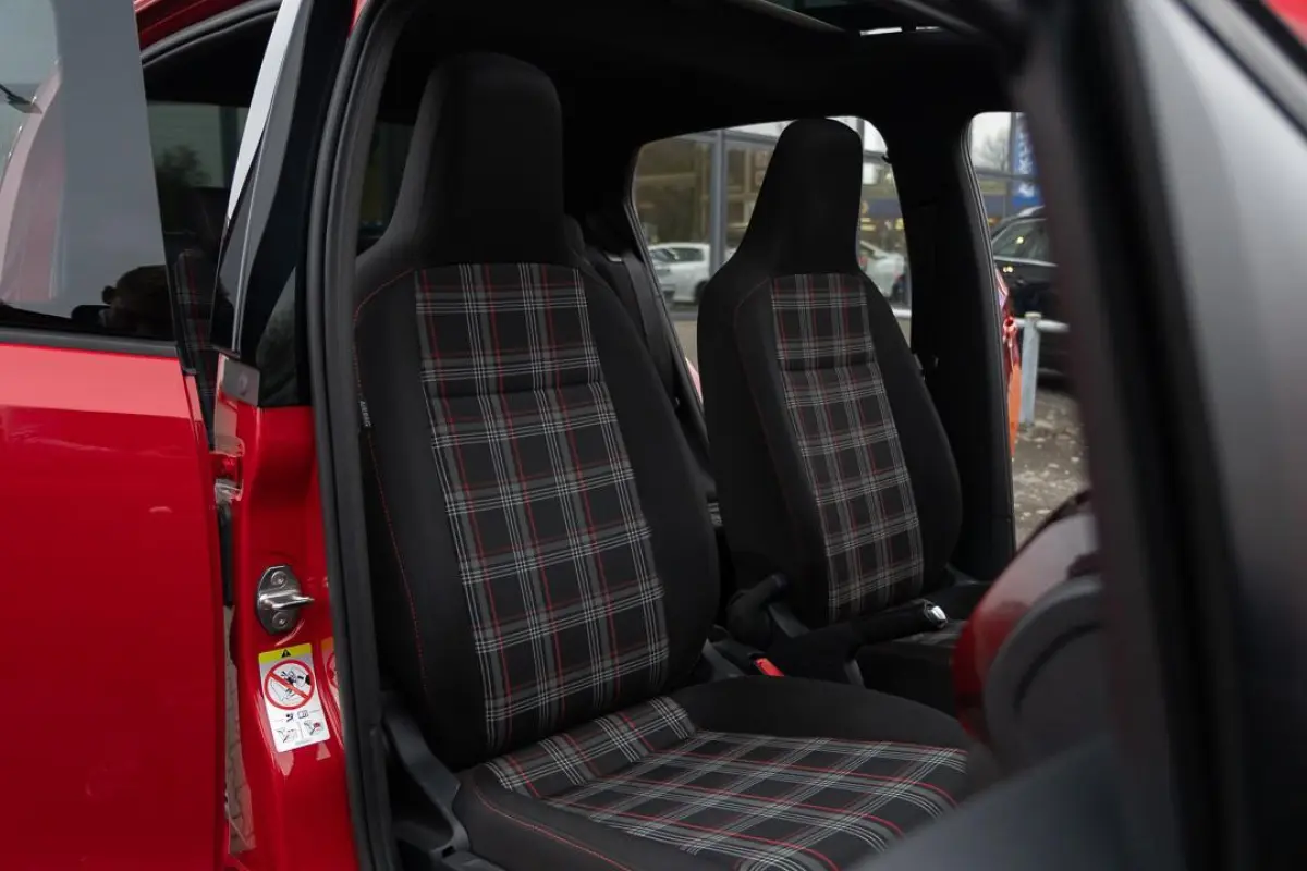 Up! 1.0 TSI GTI|1ste Eig.|5-deurs|Panoramadak|Airco|Stoelverwarming|6BAK|TornadoRood|Dealer Onderhouden