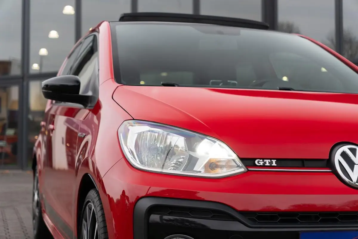 Up! 1.0 TSI GTI|1ste Eig.|5-deurs|Panoramadak|Airco|Stoelverwarming|6BAK|TornadoRood|Dealer Onderhouden