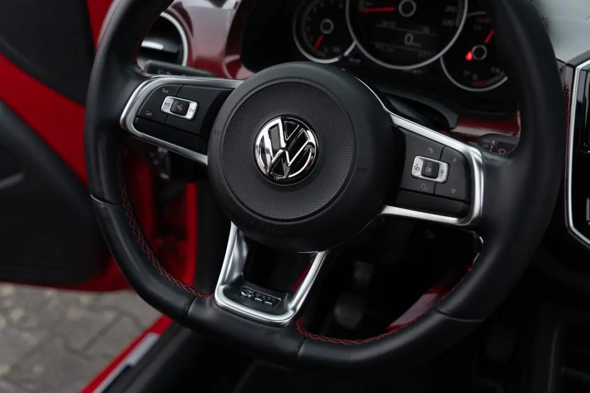 Up! 1.0 TSI GTI|1ste Eig.|5-deurs|Panoramadak|Airco|Stoelverwarming|6BAK|TornadoRood|Dealer Onderhouden