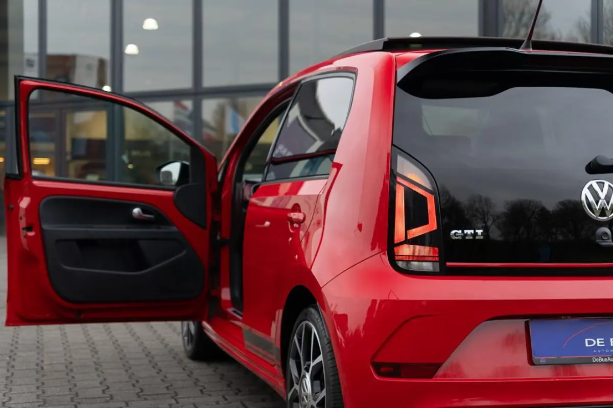 Up! 1.0 TSI GTI|1ste Eig.|5-deurs|Panoramadak|Airco|Stoelverwarming|6BAK|TornadoRood|Dealer Onderhouden