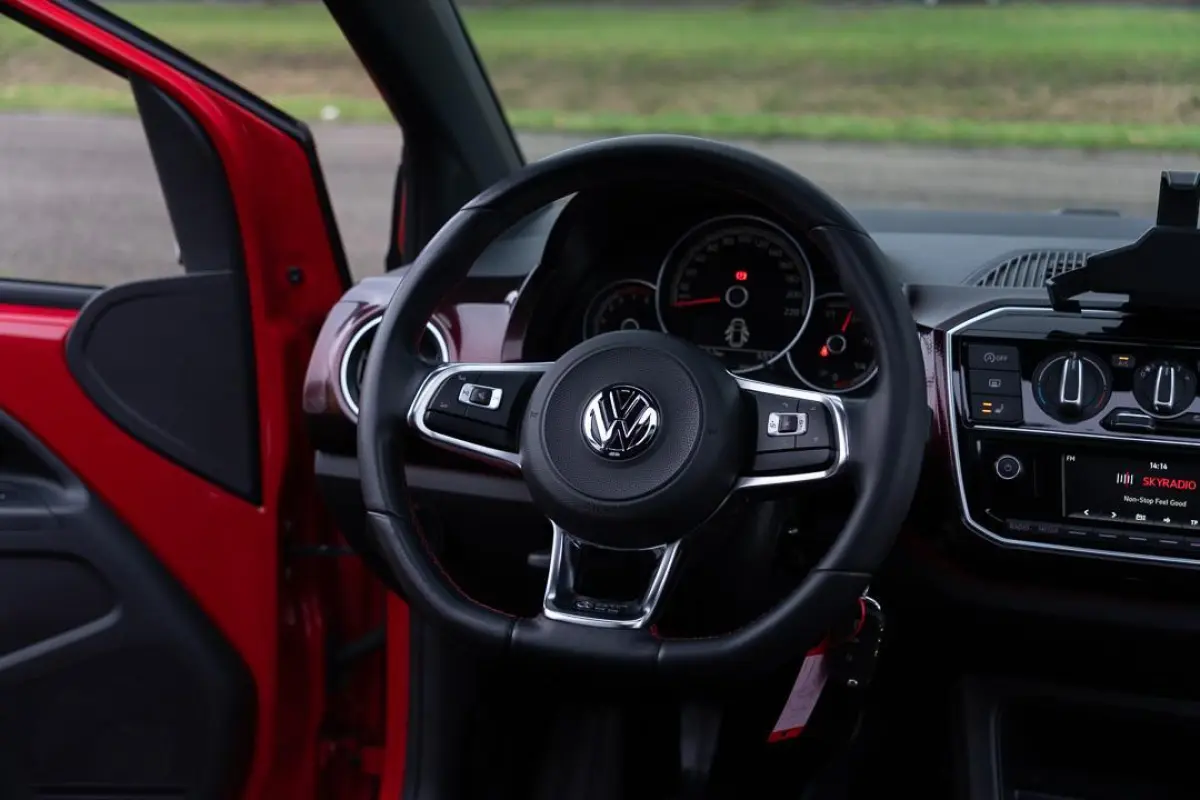 Up! 1.0 TSI GTI|1ste Eig.|5-deurs|Panoramadak|Airco|Stoelverwarming|6BAK|TornadoRood|Dealer Onderhouden