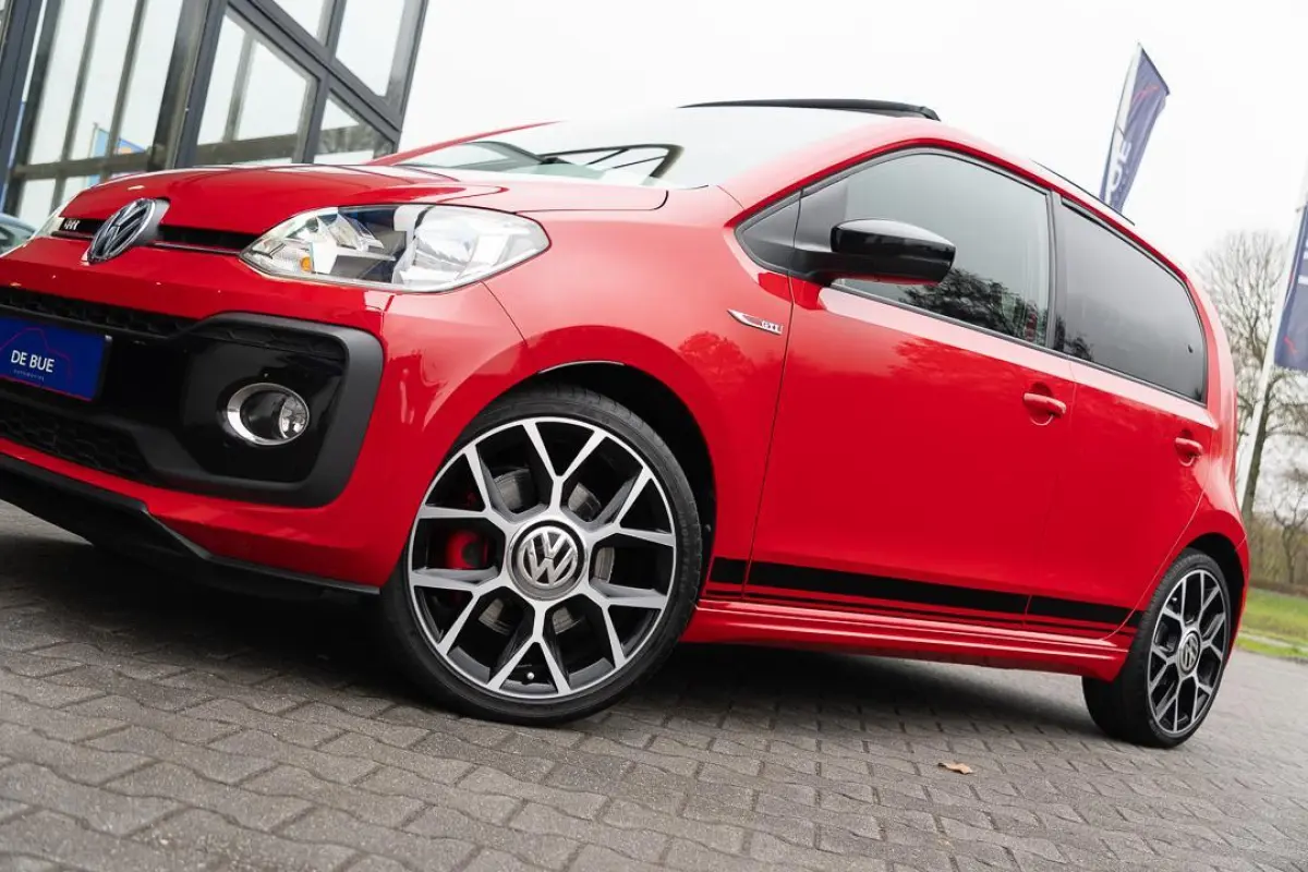 Up! 1.0 TSI GTI|1ste Eig.|5-deurs|Panoramadak|Airco|Stoelverwarming|6BAK|TornadoRood|Dealer Onderhouden