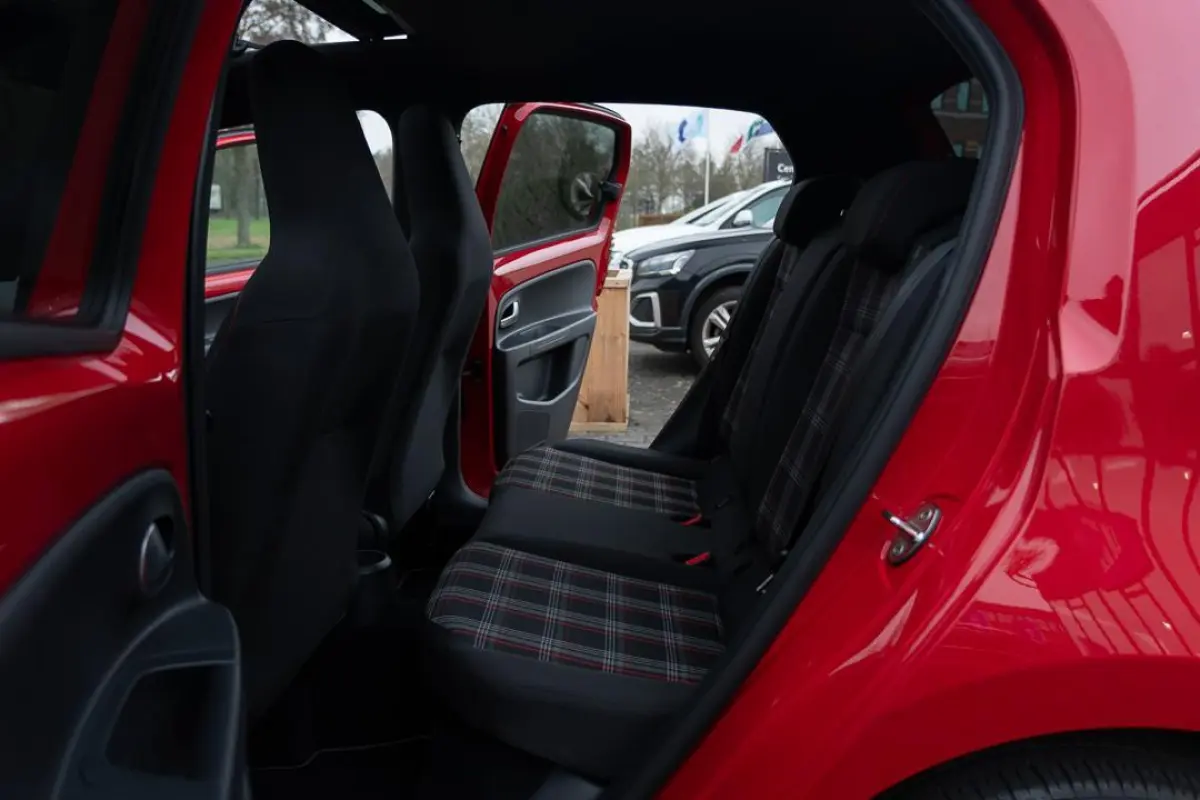 Up! 1.0 TSI GTI|1ste Eig.|5-deurs|Panoramadak|Airco|Stoelverwarming|6BAK|TornadoRood|Dealer Onderhouden