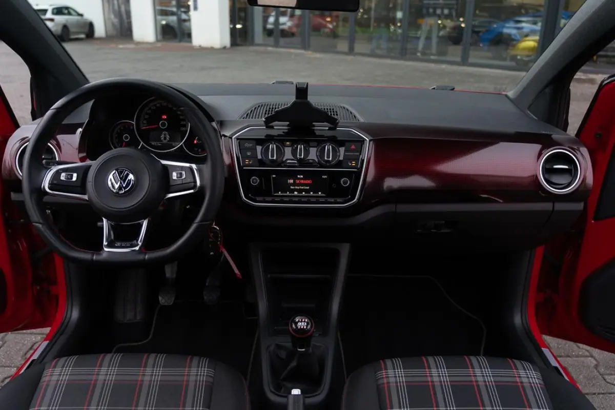 Up! 1.0 TSI GTI|1ste Eig.|5-deurs|Panoramadak|Airco|Stoelverwarming|6BAK|TornadoRood|Dealer Onderhouden