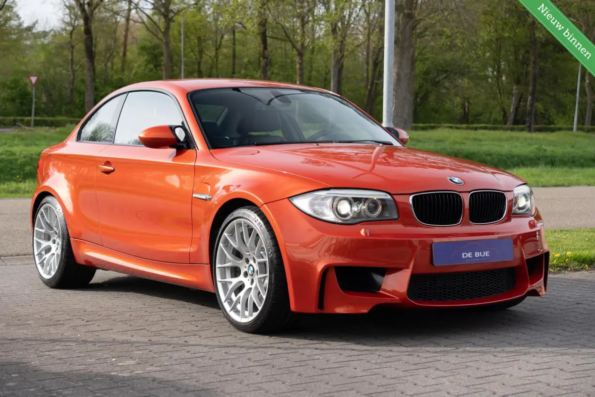 3.0i M|1M E82 M-Sport|1 Eigenaar|UNIEK|Valencia Orange|Xenon|Leder|Cruise|Dealer Onderhouden