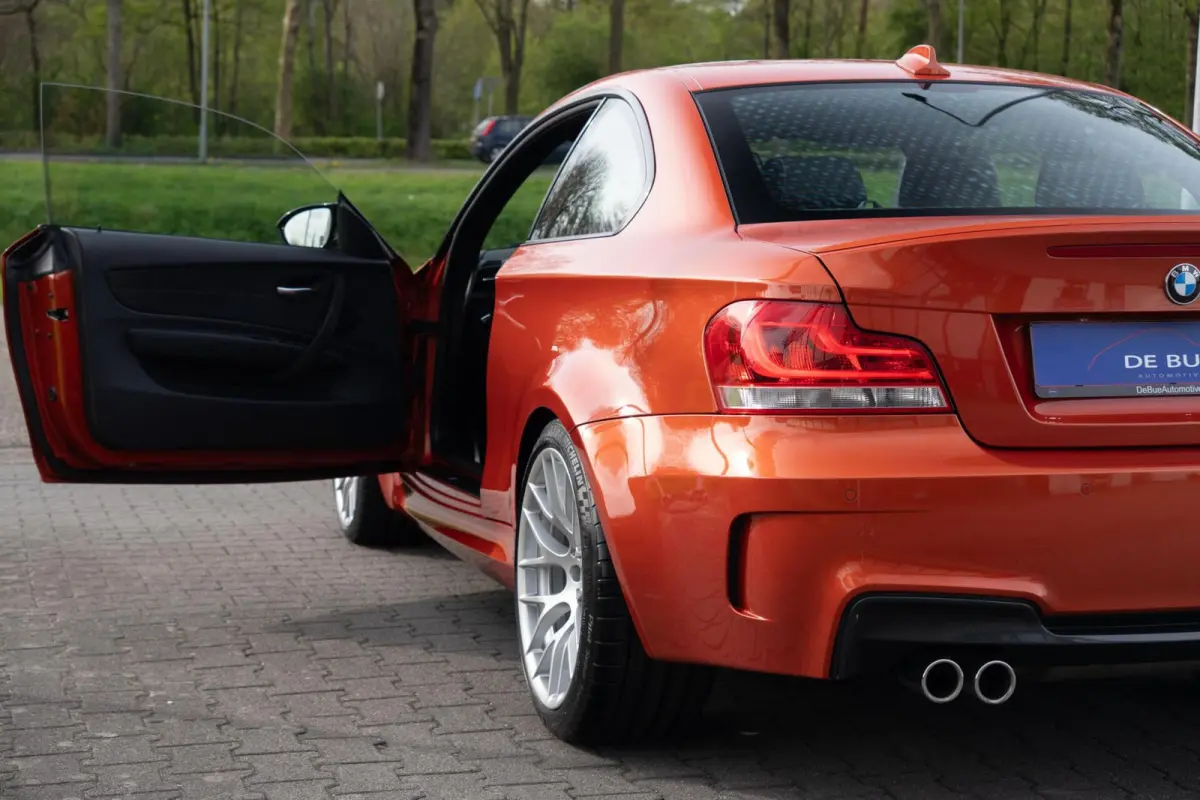 3.0i M|1M E82 M-Sport|1 Eigenaar|UNIEK|Valencia Orange|Xenon|Leder|Cruise|Dealer Onderhouden