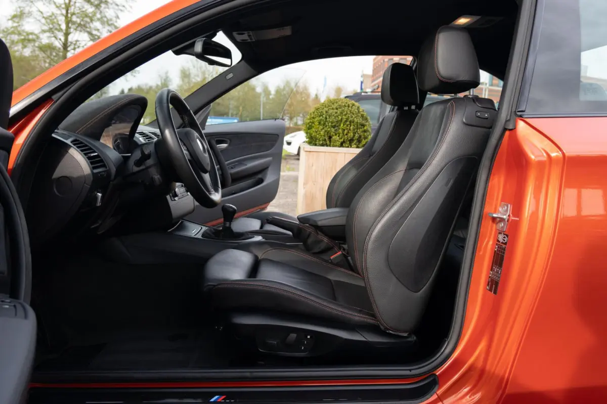 3.0i M|1M E82 M-Sport|1 Eigenaar|UNIEK|Valencia Orange|Xenon|Leder|Cruise|Dealer Onderhouden