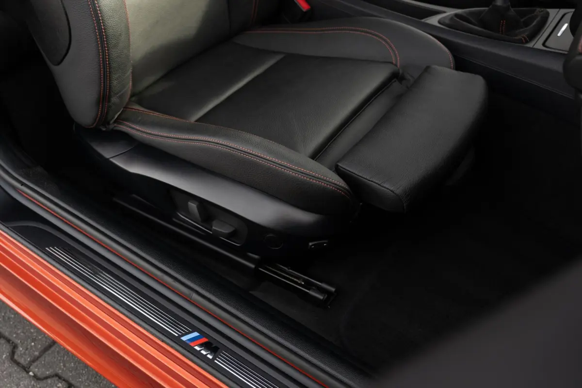 3.0i M|1M E82 M-Sport|1 Eigenaar|UNIEK|Valencia Orange|Xenon|Leder|Cruise|Dealer Onderhouden