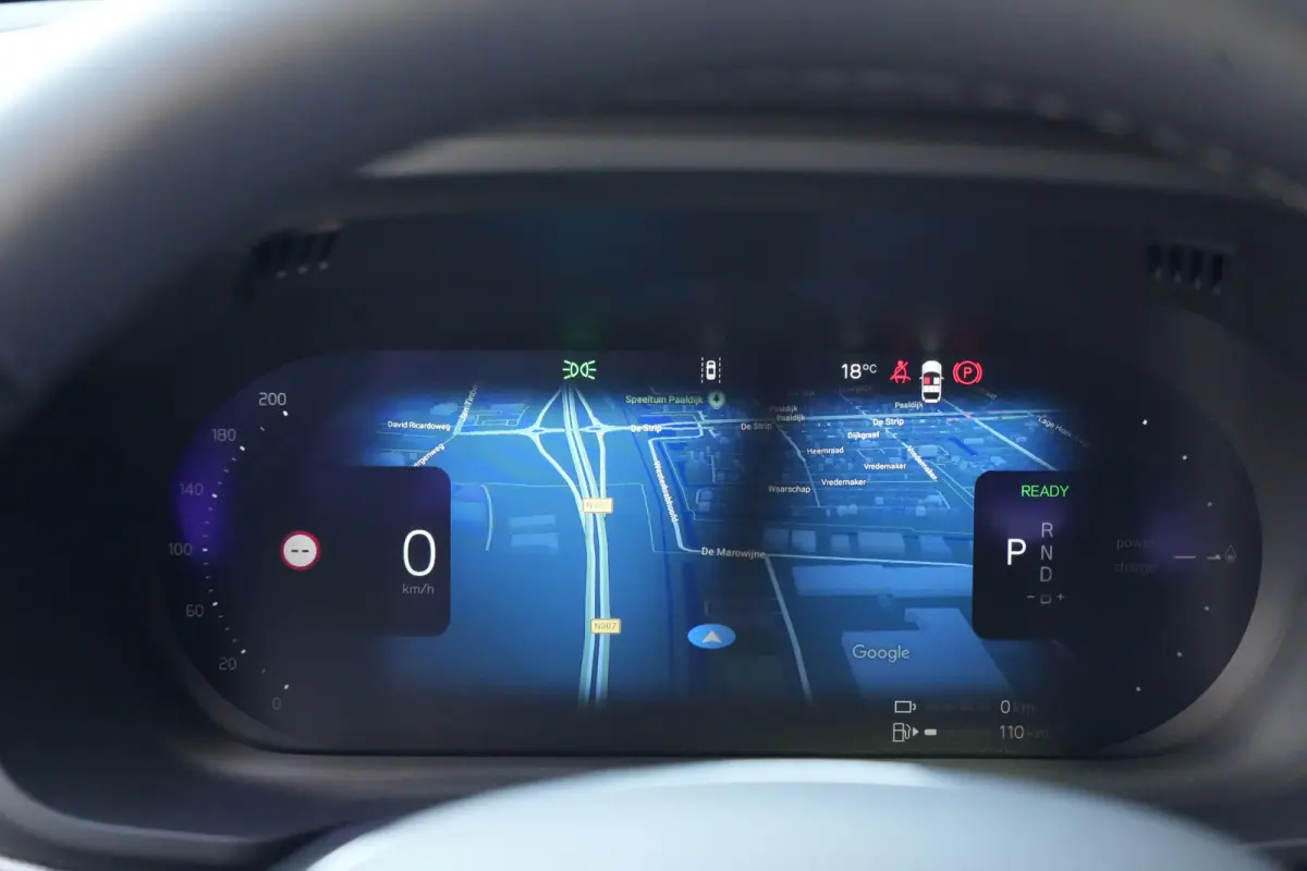 2.0 T6 Plug-in hybrid AWD Plus Black Edition | Trekhaak | Panoramadak | HUD Volvo XC60 2.0 T6 Plug-in Hybrid AWD Plus Black Edition met 2.0 viercilinder plug-in hybride aandrijflijn en 350 P
