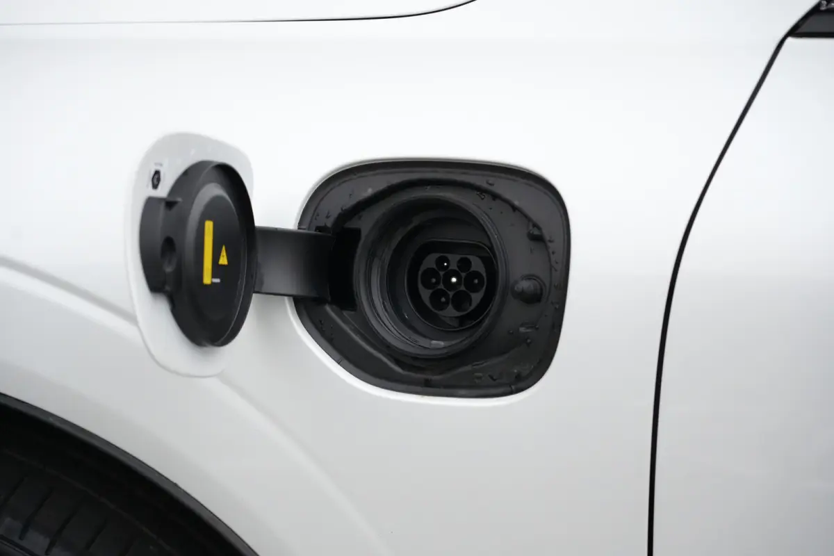 2.0 T8 Plug-in hybrid AWD Plus Black Edition | Panoramadak | HUD | 360 Camera | Volvo XC60 2.0 T8 Plug-in Hybrid AWD Black Edition met 2.0 viercilinder plug-in hybride aandrijflijn en 455 PK