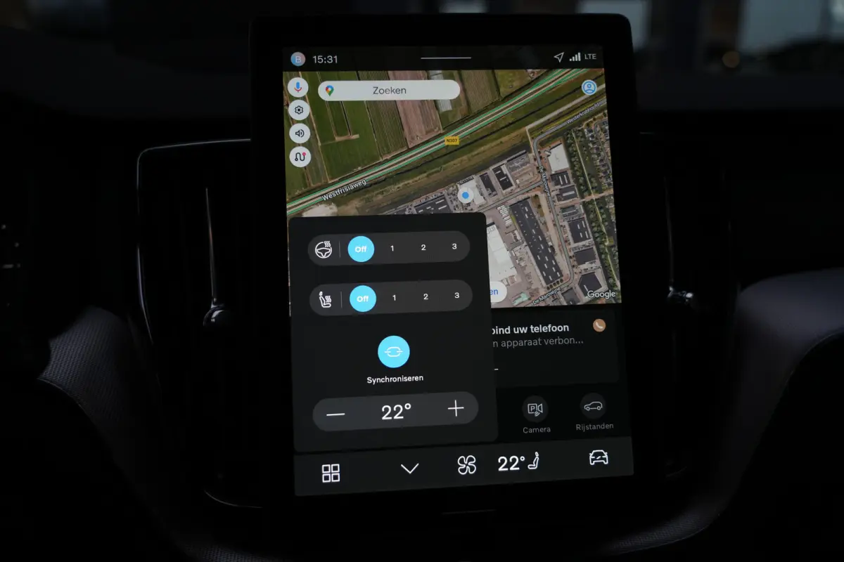 2.0 T8 Plug-in hybrid AWD Plus Black Edition | Panoramadak | HUD | 360 Camera | Volvo XC60 2.0 T8 Plug-in Hybrid AWD Black Edition met 2.0 viercilinder plug-in hybride aandrijflijn en 455 PK