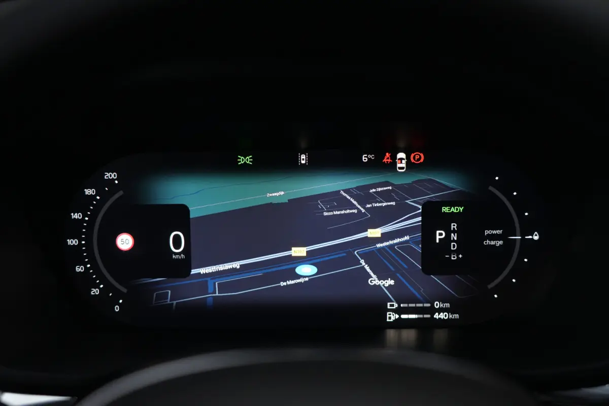 2.0 T8 Plug-in hybrid AWD Plus Black Edition | Panoramadak | HUD | 360 Camera | Volvo XC60 2.0 T8 Plug-in Hybrid AWD Black Edition met 2.0 viercilinder plug-in hybride aandrijflijn en 455 PK