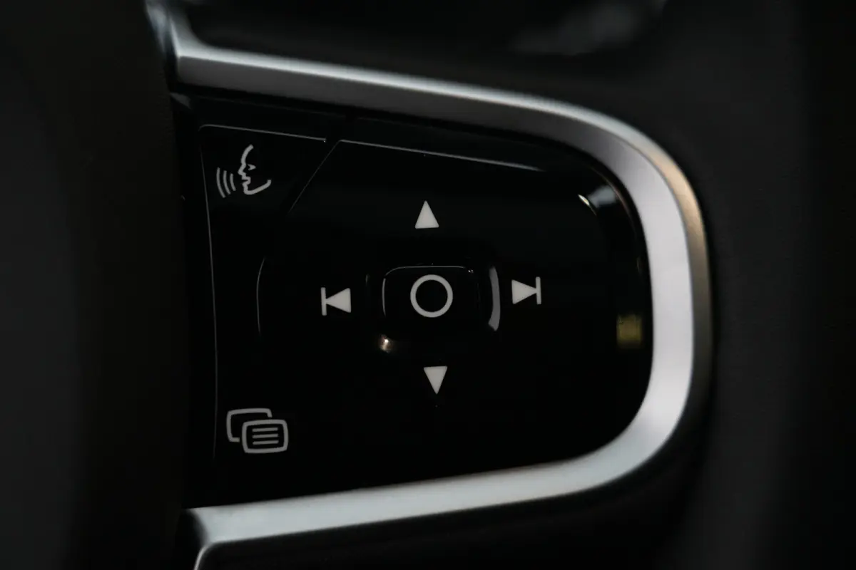2.0 T8 Plug-in hybrid AWD Plus Black Edition | Panoramadak | HUD | 360 Camera | Volvo XC60 2.0 T8 Plug-in Hybrid AWD Black Edition met 2.0 viercilinder plug-in hybride aandrijflijn en 455 PK