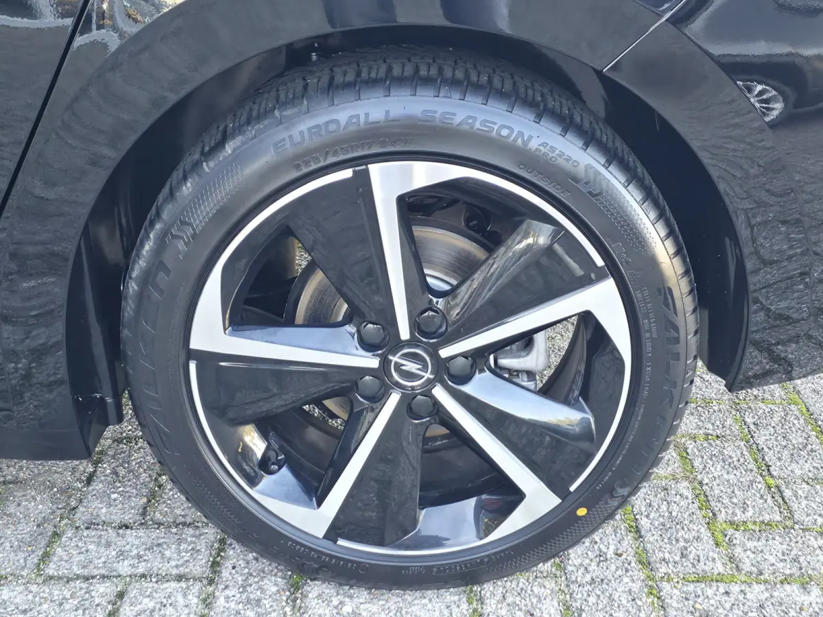 1.2 Turbo GS | Technologie-pakket | achteruitrij assistent, dodehoekdetectie, draadloze telefoonlader, head-up display, matrix led koplampen, rijstrooksensor met correctie, verwarmde voorrui