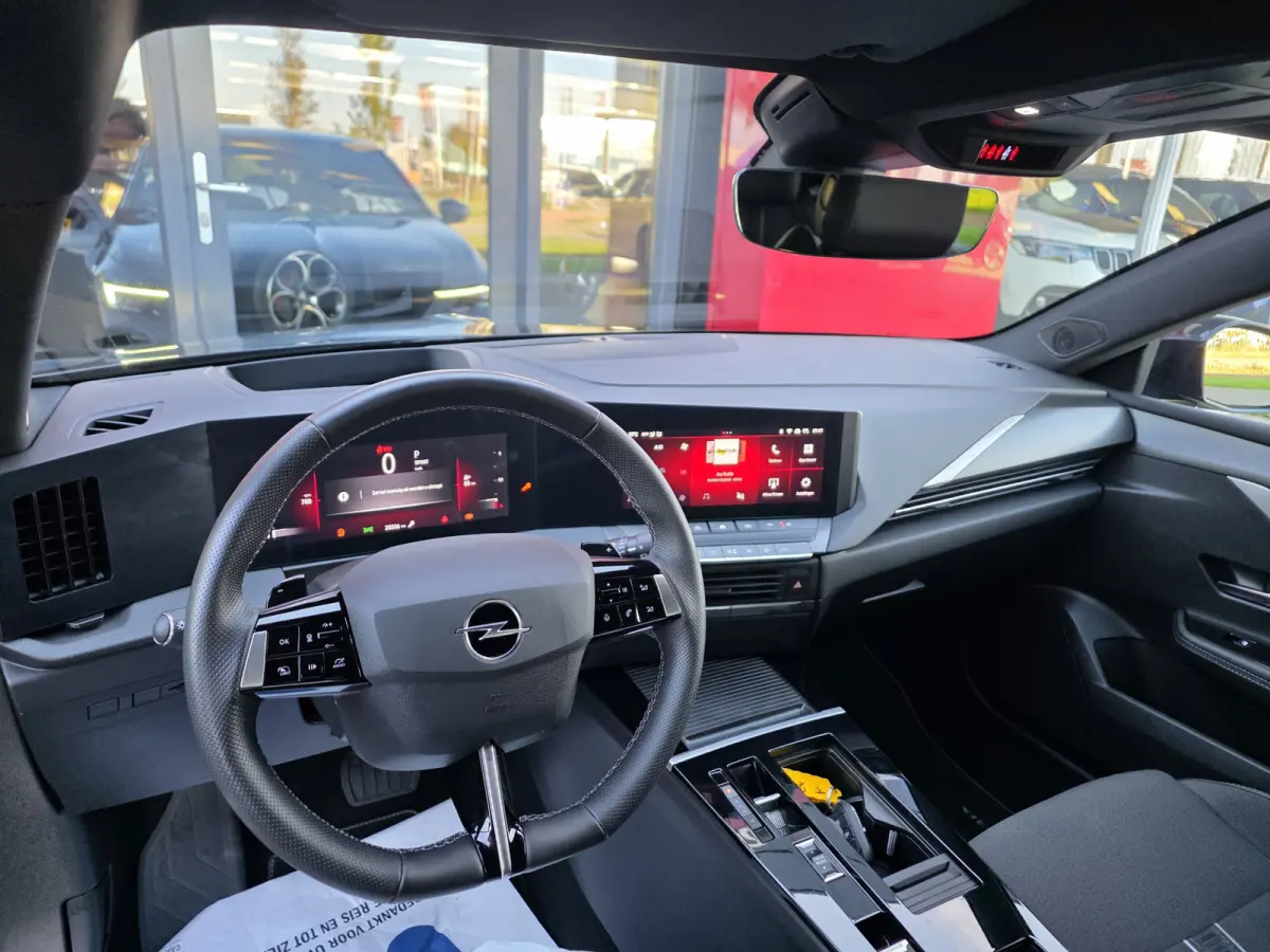 1.2 Turbo GS | Technologie-pakket | achteruitrij assistent, dodehoekdetectie, draadloze telefoonlader, head-up display, matrix led koplampen, rijstrooksensor met correctie, verwarmde voorrui