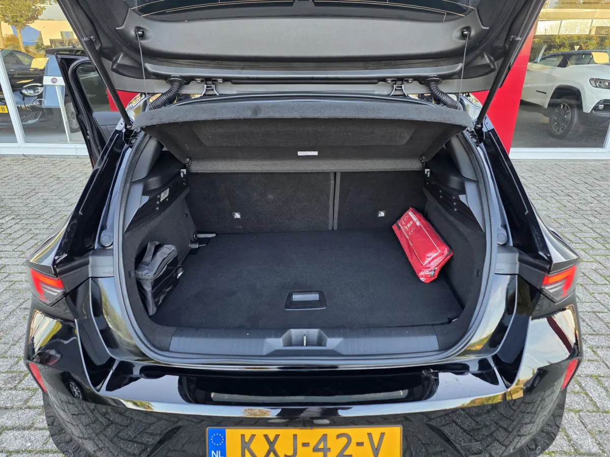 1.2 Turbo GS | Technologie-pakket | achteruitrij assistent, dodehoekdetectie, draadloze telefoonlader, head-up display, matrix led koplampen, rijstrooksensor met correctie, verwarmde voorrui
