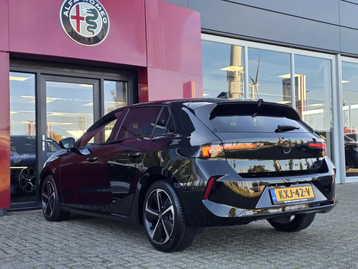 1.2 Turbo GS | Technologie-pakket | achteruitrij assistent, dodehoekdetectie, draadloze telefoonlader, head-up display, matrix led koplampen, rijstrooksensor met correctie, verwarmde voorrui