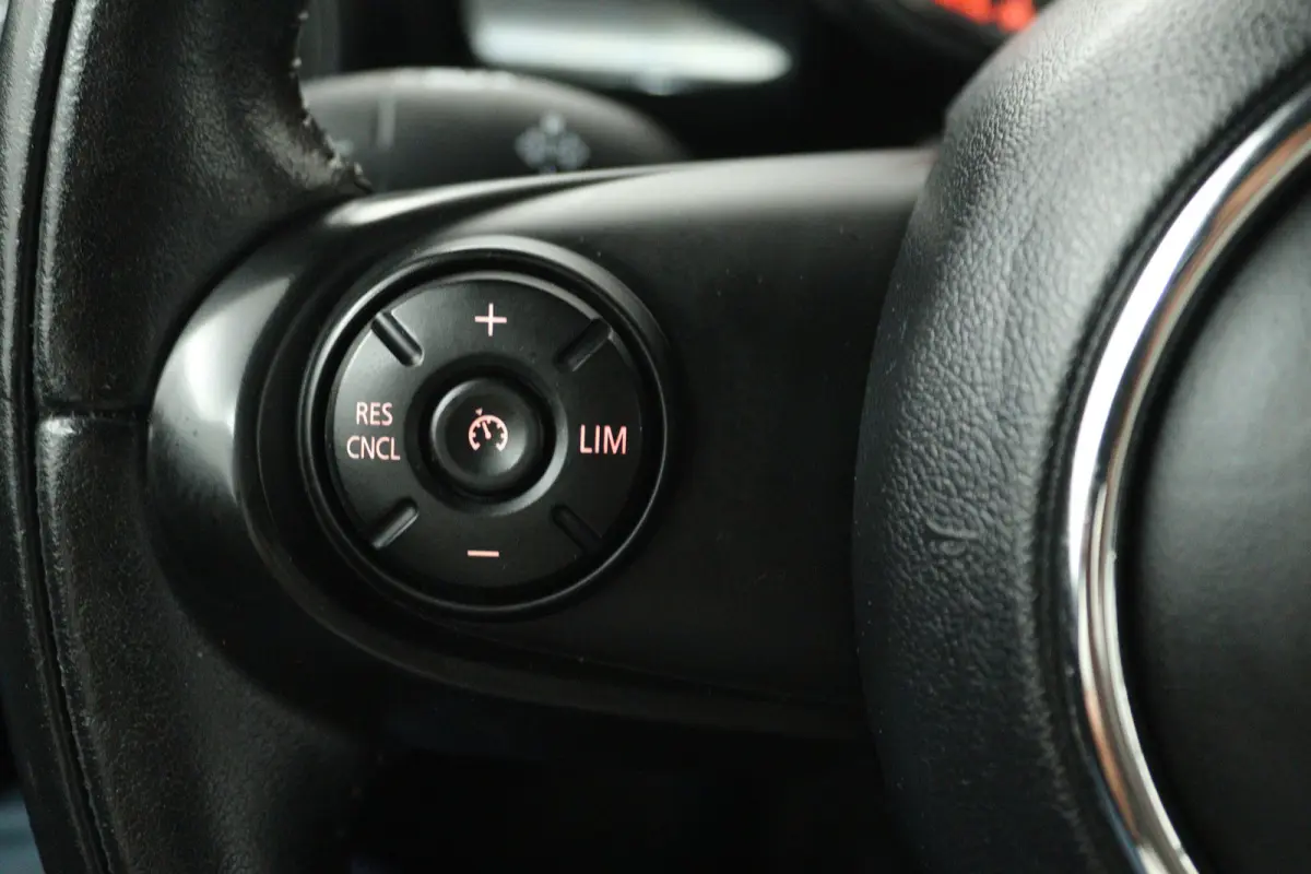 1.5 Cooper Chili (NAVIGATIE, CRUISE CONTROL, PARKEERSENSOREN, CARPLAY)