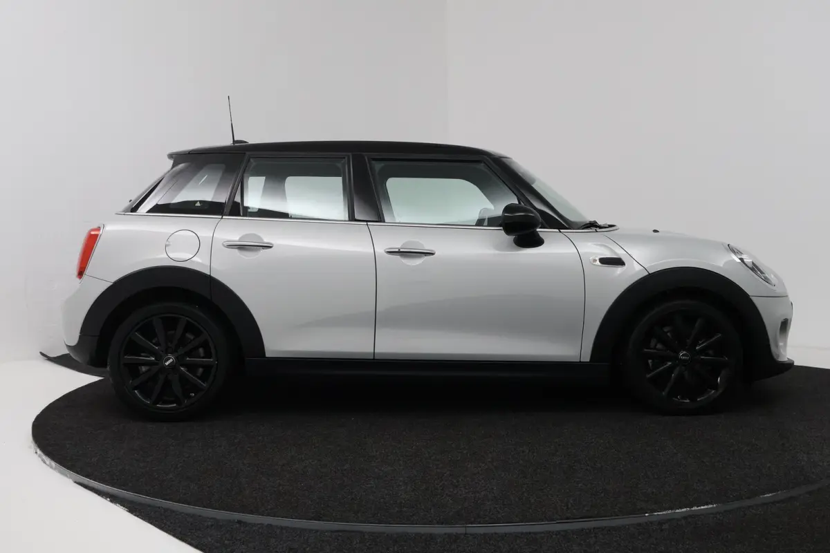 1.5 Cooper Chili (NAVIGATIE, CRUISE CONTROL, PARKEERSENSOREN, CARPLAY)