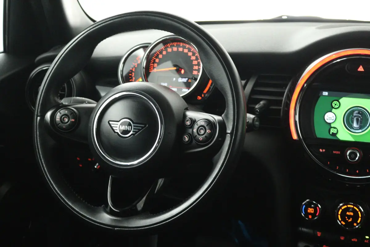1.5 Cooper Chili (NAVIGATIE, CRUISE CONTROL, PARKEERSENSOREN, CARPLAY)