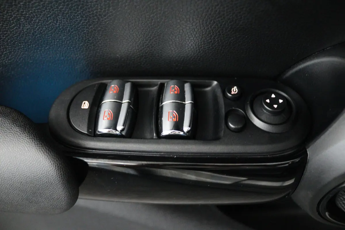 1.5 Cooper Chili (NAVIGATIE, CRUISE CONTROL, PARKEERSENSOREN, CARPLAY)