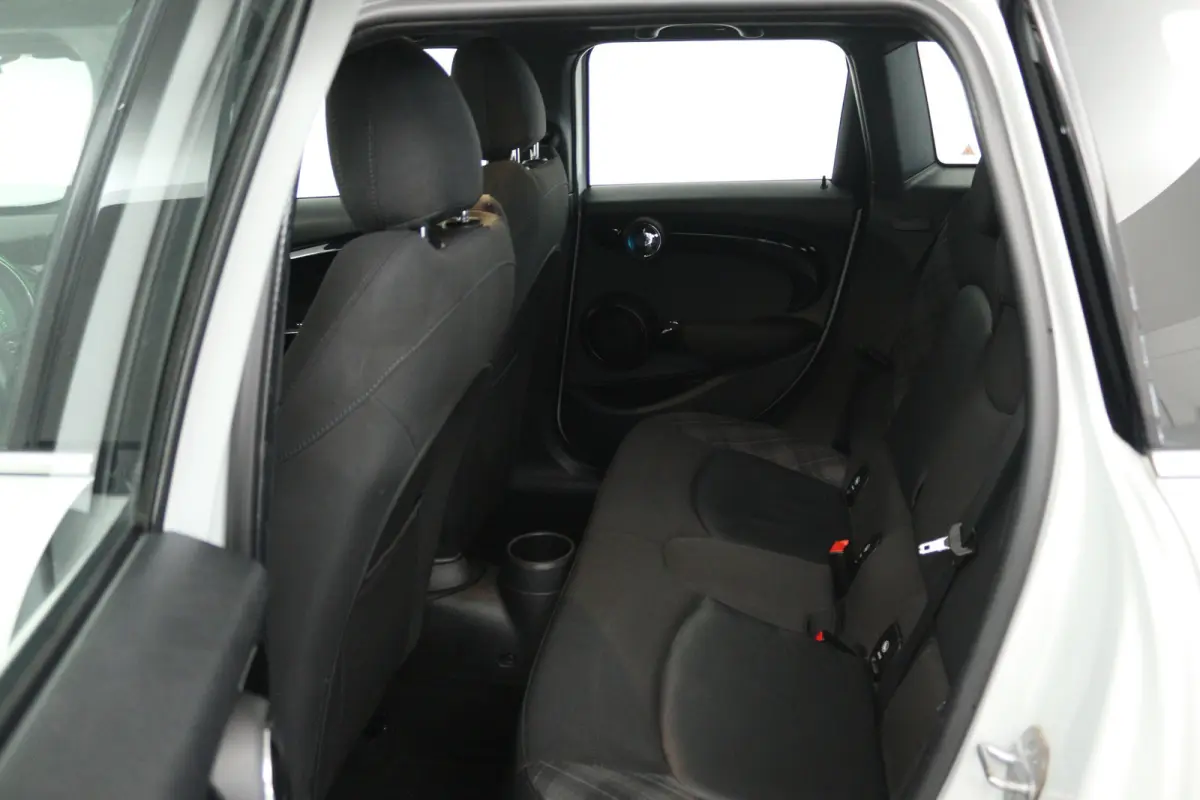 1.5 Cooper Chili (NAVIGATIE, CRUISE CONTROL, PARKEERSENSOREN, CARPLAY)