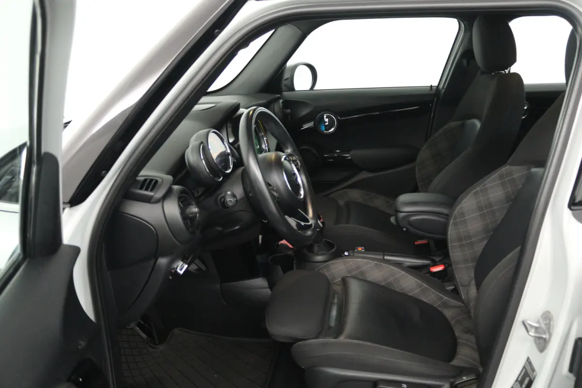 1.5 Cooper Chili (NAVIGATIE, CRUISE CONTROL, PARKEERSENSOREN, CARPLAY)