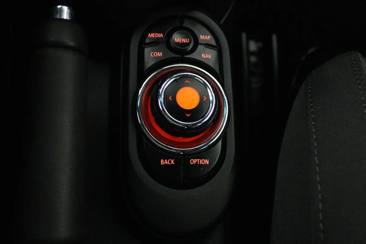 1.5 Cooper Chili (NAVIGATIE, CRUISE CONTROL, PARKEERSENSOREN, CARPLAY)