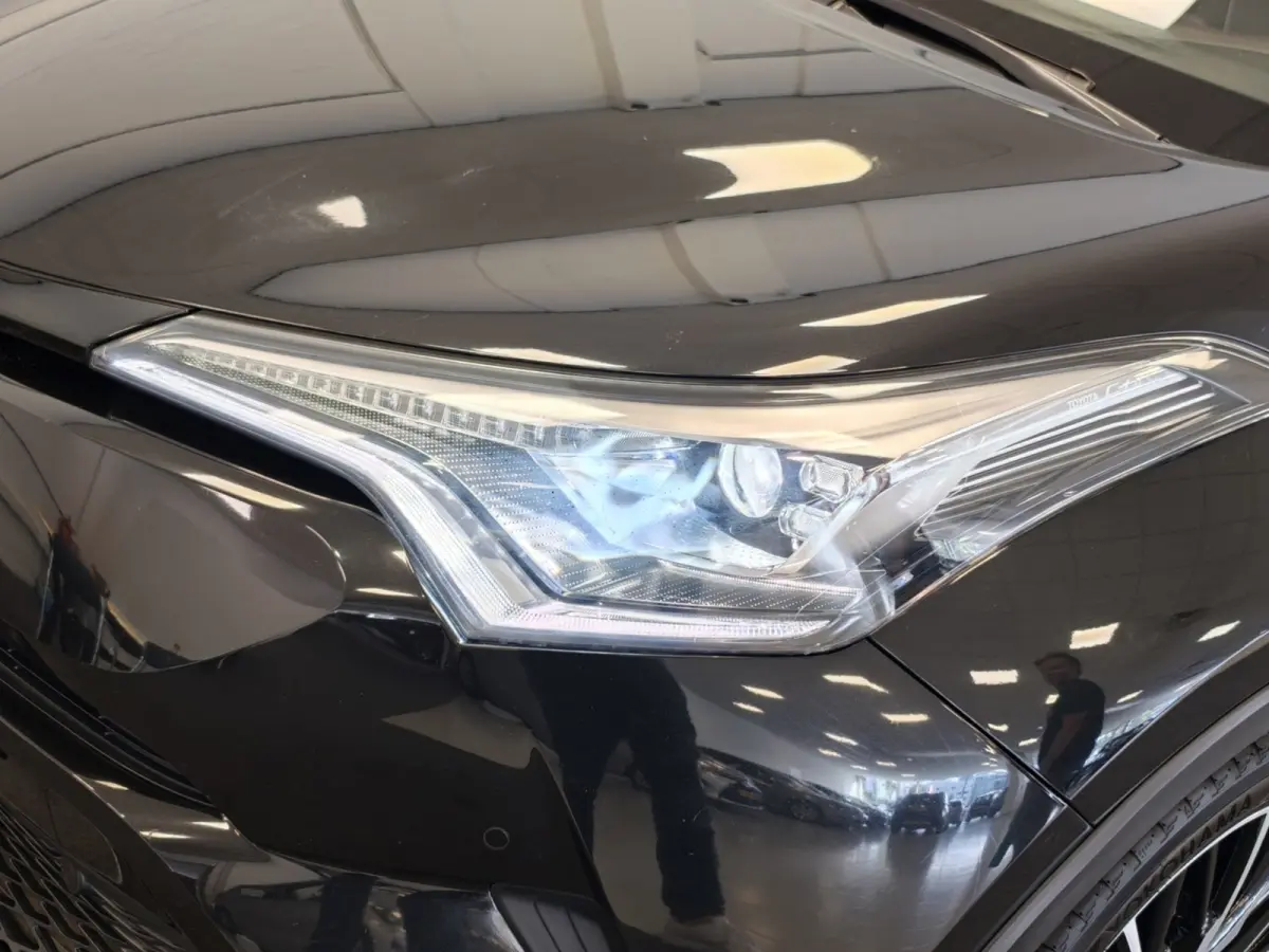 1.8 Hybrid Executive Trekhaak Dikker dan de rest