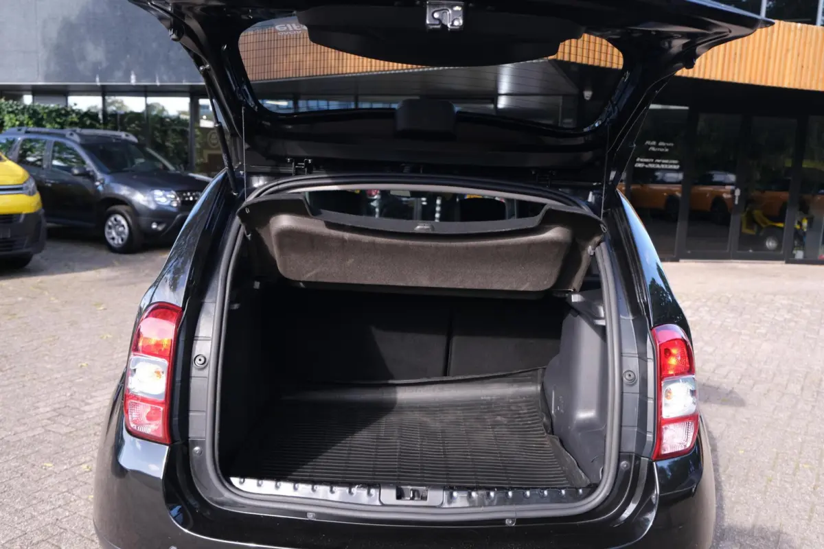 1.2 TCe 4x2 Blackshadow|Rijklaar!|Camera|Trekhaak|Stoelverwarming|Cruise|DAB|