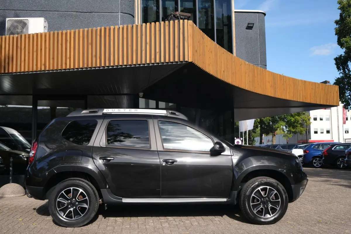 1.2 TCe 4x2 Blackshadow|Rijklaar!|Camera|Trekhaak|Stoelverwarming|Cruise|DAB|