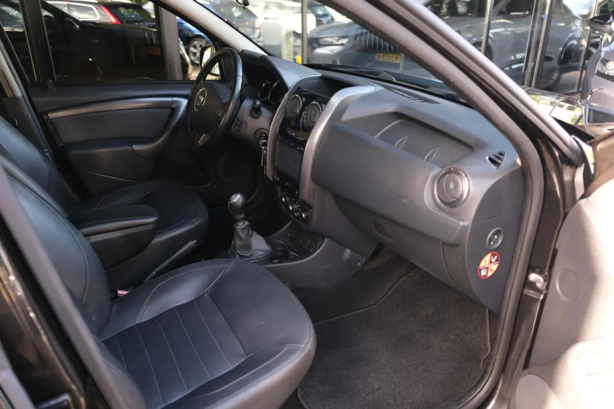 1.2 TCe 4x2 Blackshadow|Rijklaar!|Camera|Trekhaak|Stoelverwarming|Cruise|DAB|