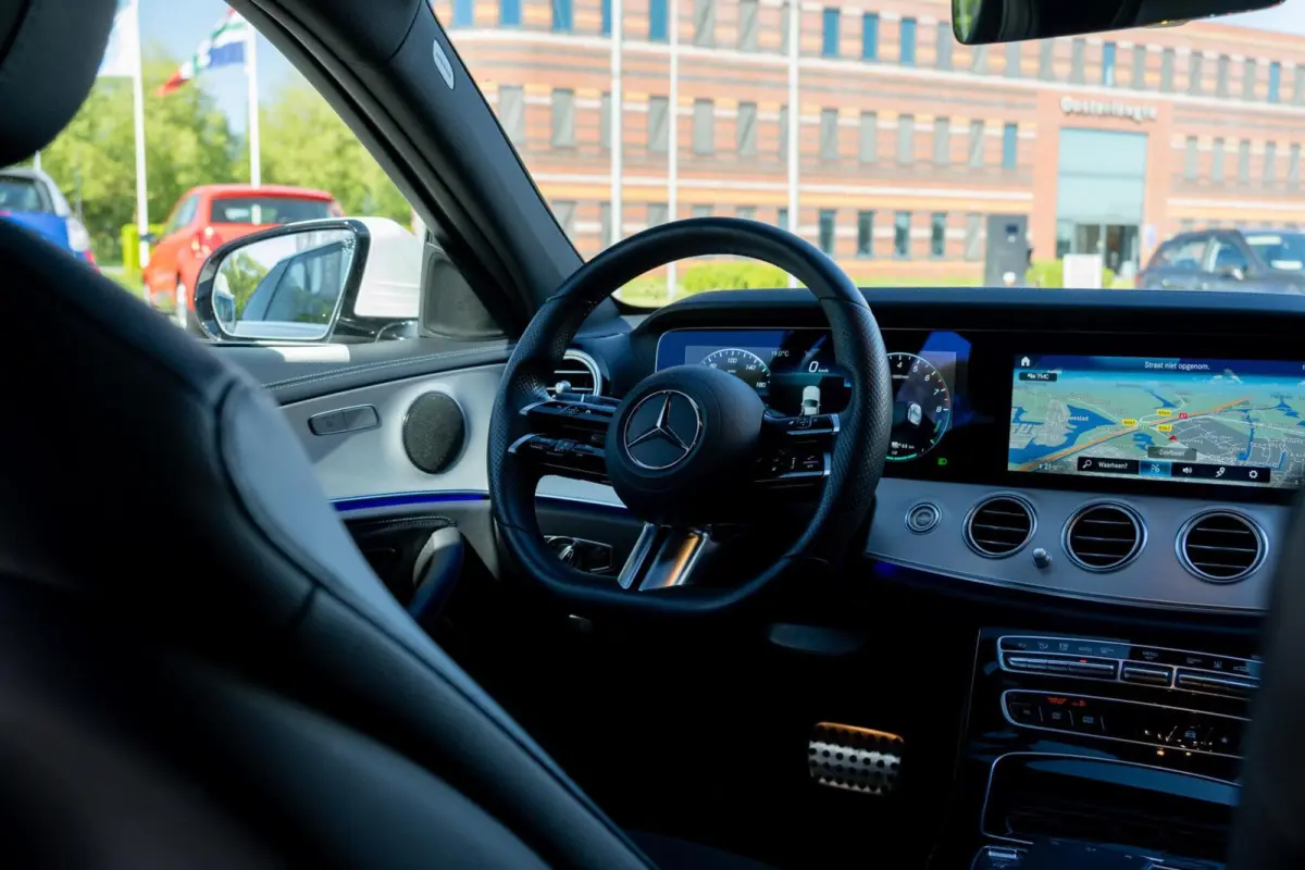 300 e AMG | Trekhaak | Hybride | Wide Screen | Apple Carplay | Sfeerverl. | Dealer Onderhouden