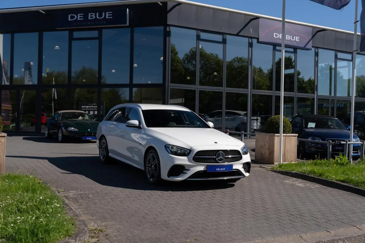 300 e AMG | Trekhaak | Hybride | Wide Screen | Apple Carplay | Sfeerverl. | Dealer Onderhouden