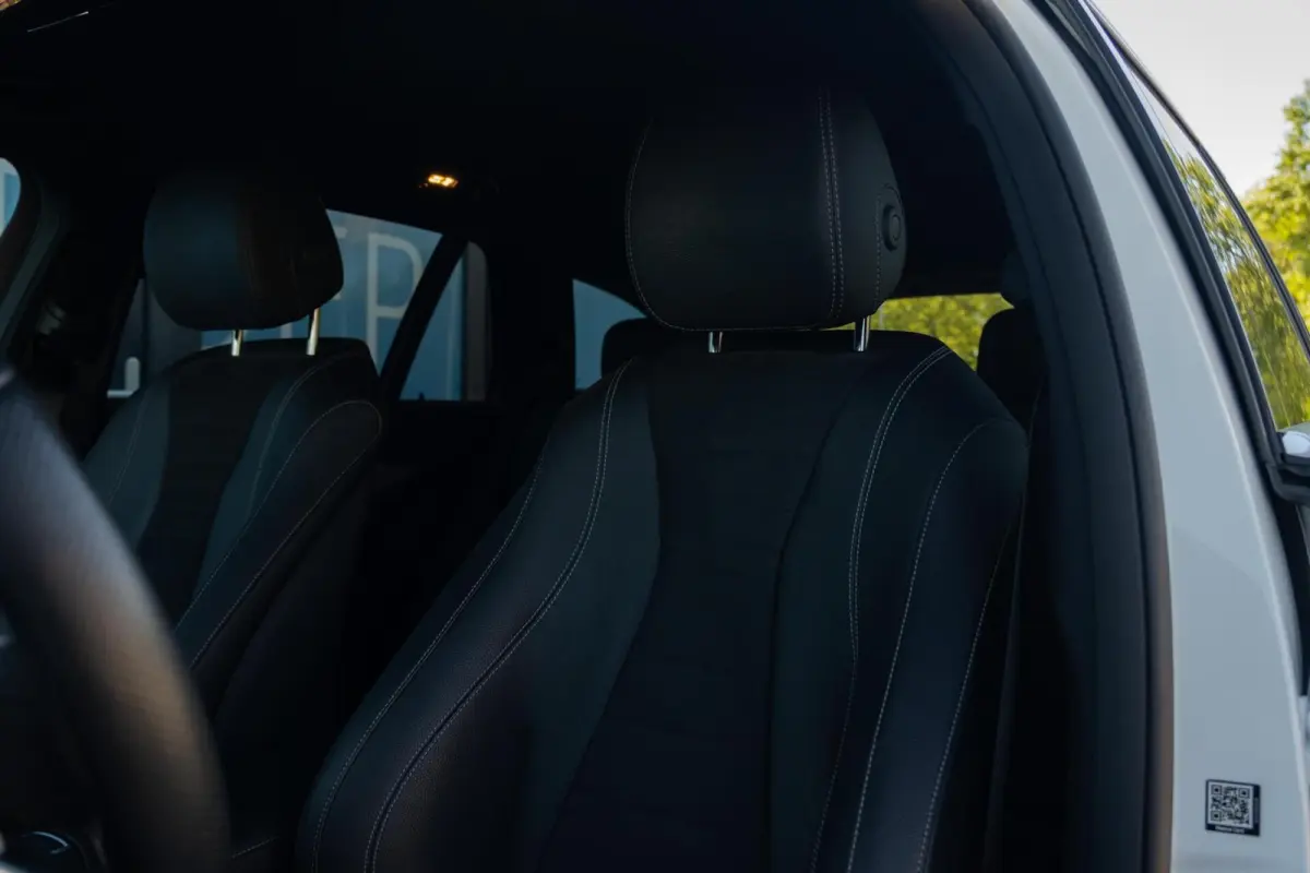 300 e AMG | Trekhaak | Hybride | Wide Screen | Apple Carplay | Sfeerverl. | Dealer Onderhouden