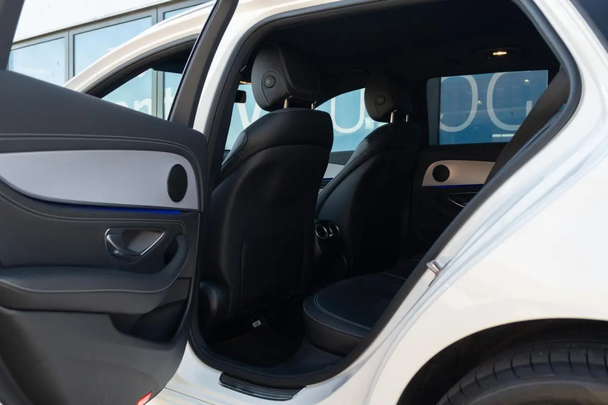 300 e AMG | Trekhaak | Hybride | Wide Screen | Apple Carplay | Sfeerverl. | Dealer Onderhouden