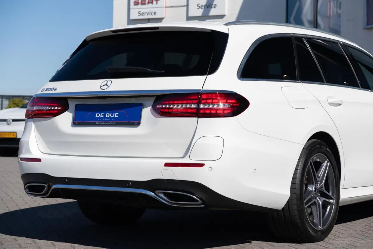 300 e AMG | Trekhaak | Hybride | Wide Screen | Apple Carplay | Sfeerverl. | Dealer Onderhouden