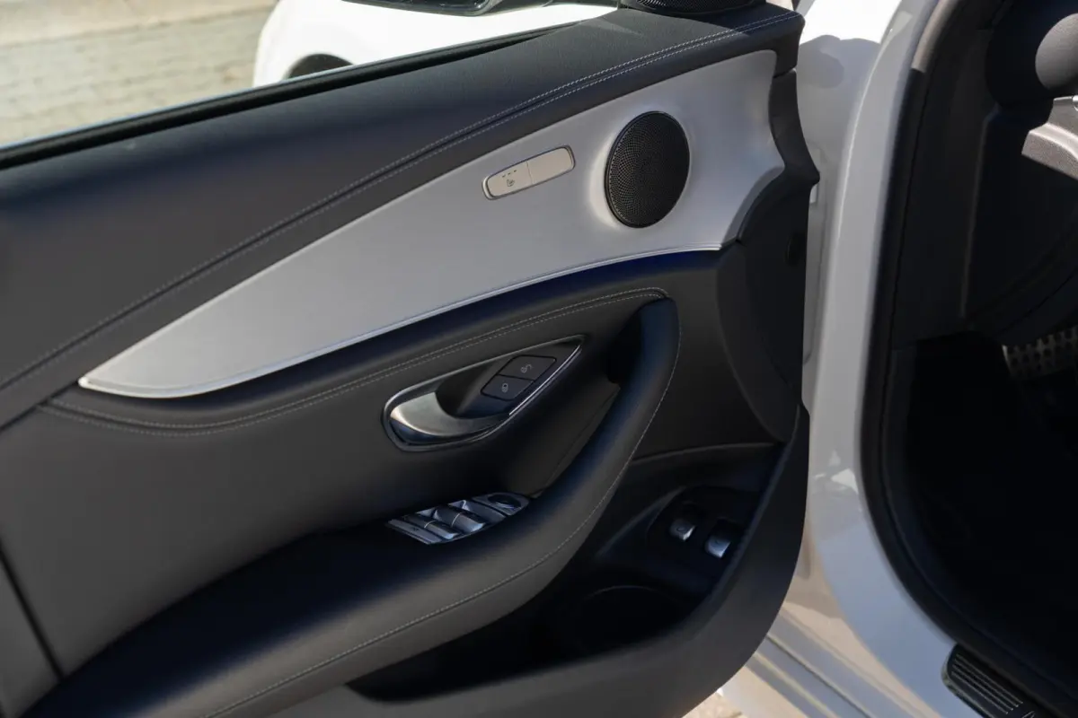 300 e AMG | Trekhaak | Hybride | Wide Screen | Apple Carplay | Sfeerverl. | Dealer Onderhouden