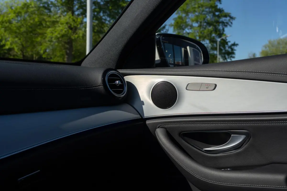 300 e AMG | Trekhaak | Hybride | Wide Screen | Apple Carplay | Sfeerverl. | Dealer Onderhouden