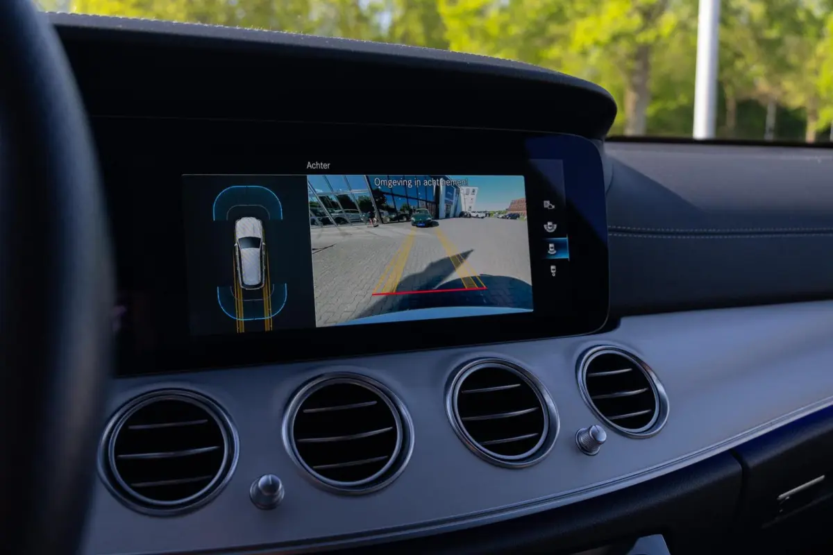 300 e AMG | Trekhaak | Hybride | Wide Screen | Apple Carplay | Sfeerverl. | Dealer Onderhouden