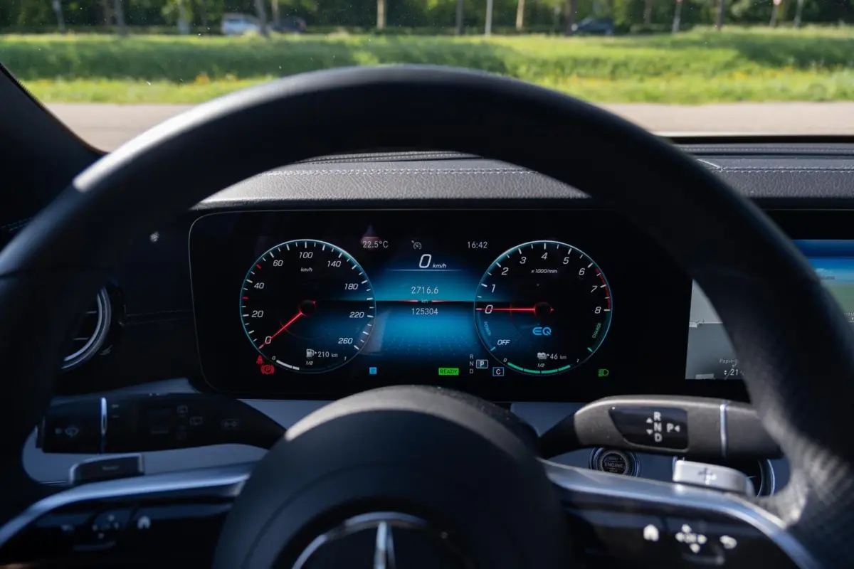 300 e AMG | Trekhaak | Hybride | Wide Screen | Apple Carplay | Sfeerverl. | Dealer Onderhouden