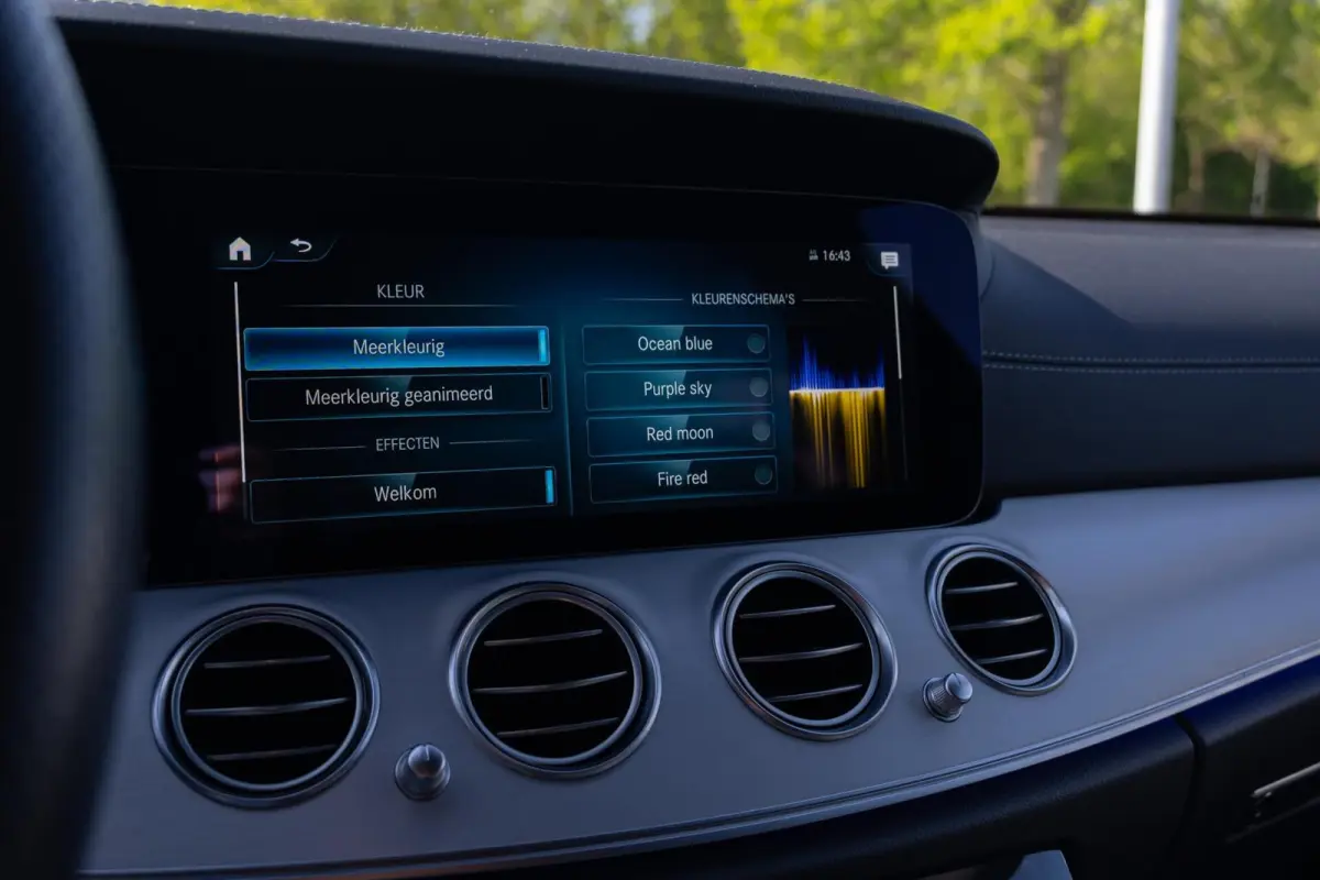 300 e AMG | Trekhaak | Hybride | Wide Screen | Apple Carplay | Sfeerverl. | Dealer Onderhouden