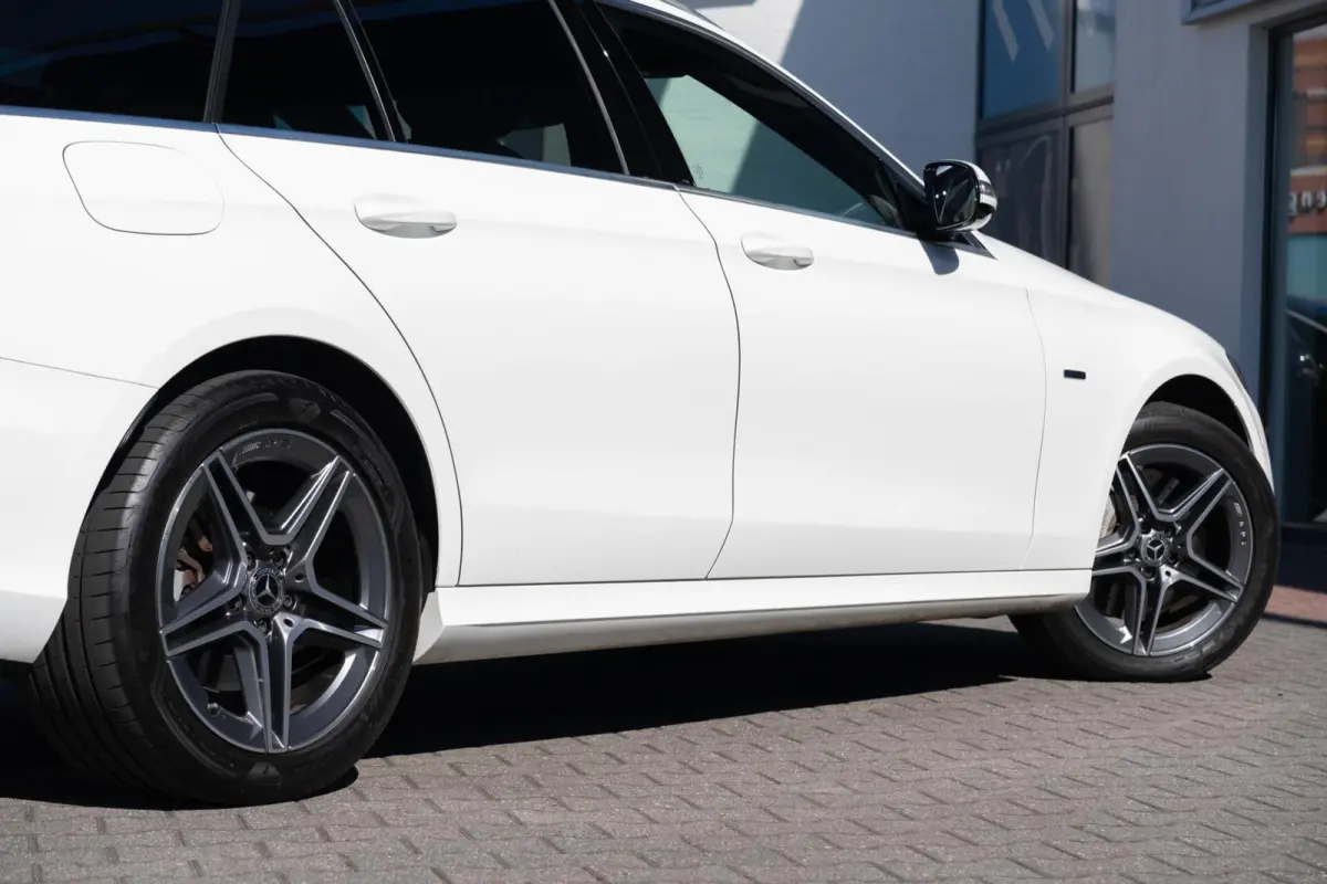 300 e AMG | Trekhaak | Hybride | Wide Screen | Apple Carplay | Sfeerverl. | Dealer Onderhouden