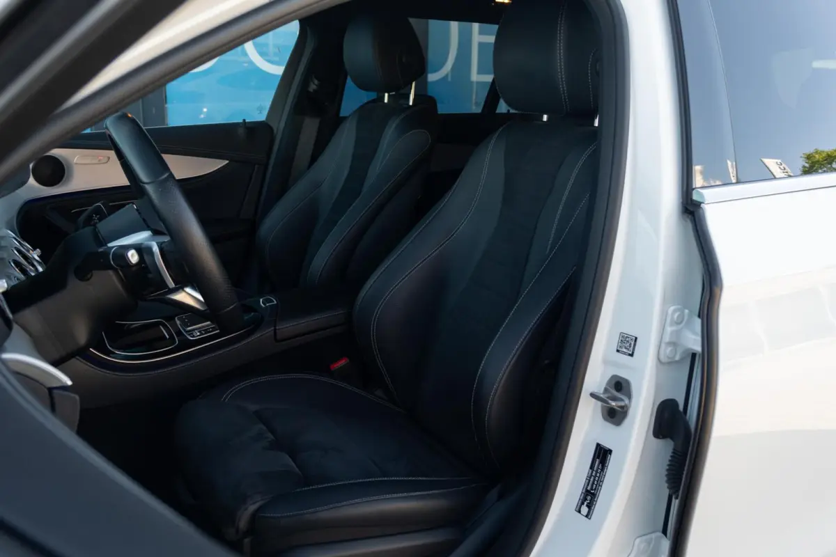 300 e AMG | Trekhaak | Hybride | Wide Screen | Apple Carplay | Sfeerverl. | Dealer Onderhouden