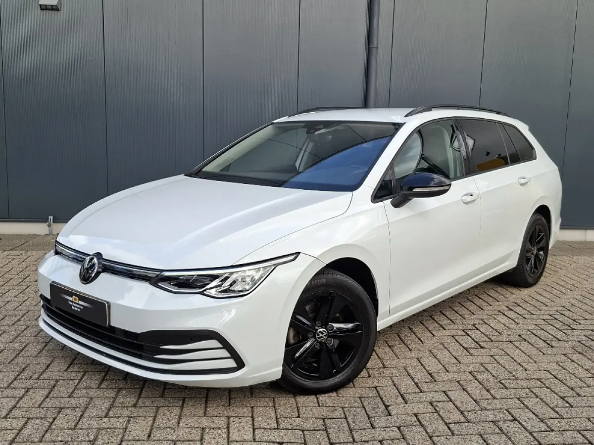 1.0 Life AUTOMAAT * Parkeerhulp * Climate control * Carplay