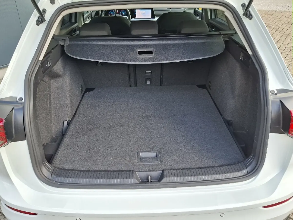 1.0 Life AUTOMAAT * Parkeerhulp * Climate control * Carplay