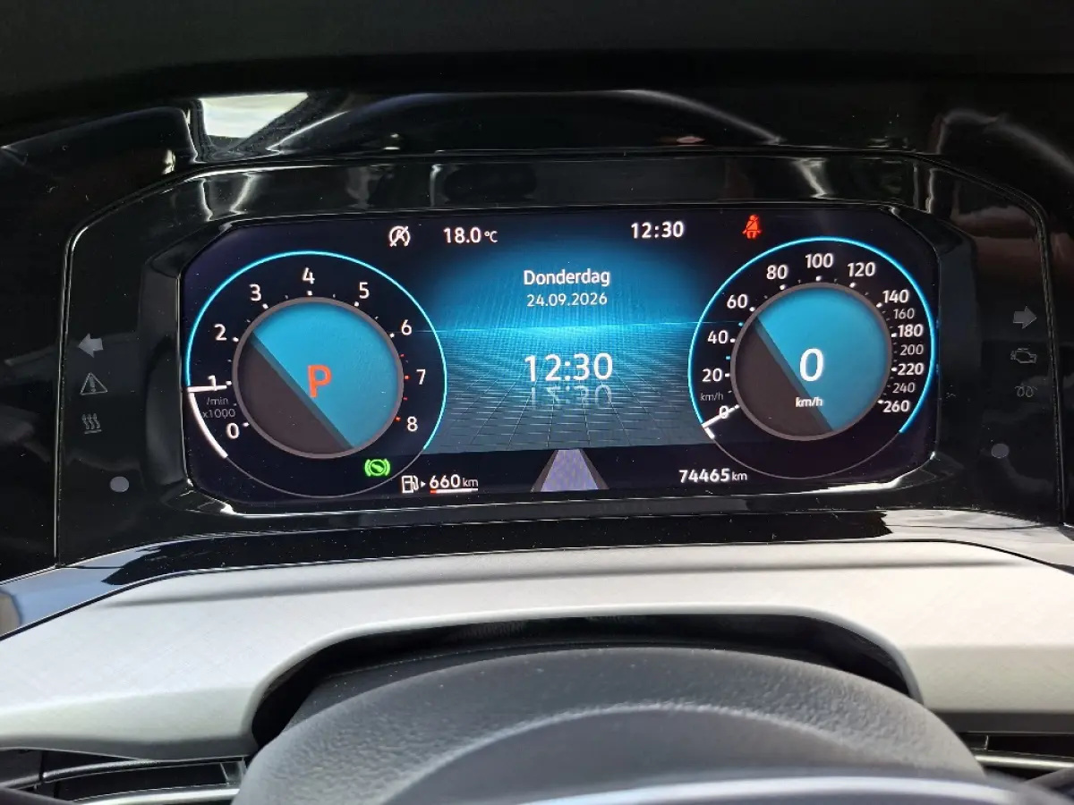 1.0 Life AUTOMAAT * Parkeerhulp * Climate control * Carplay
