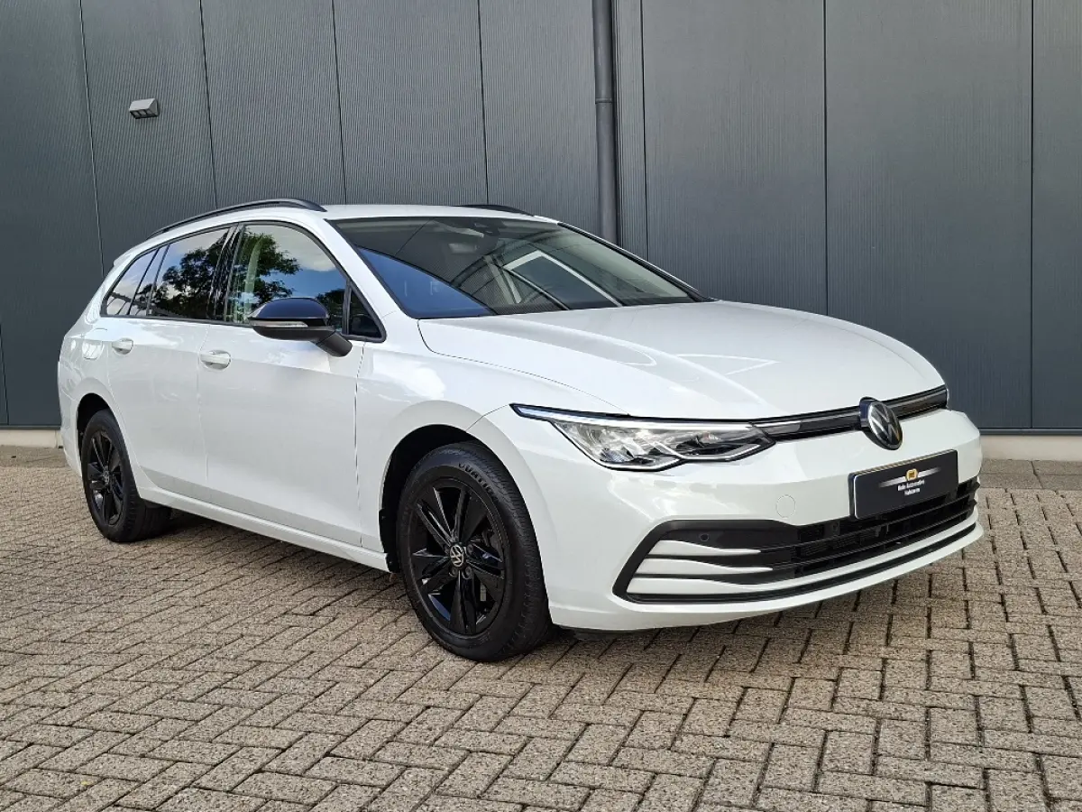 1.0 Life AUTOMAAT * Parkeerhulp * Climate control * Carplay